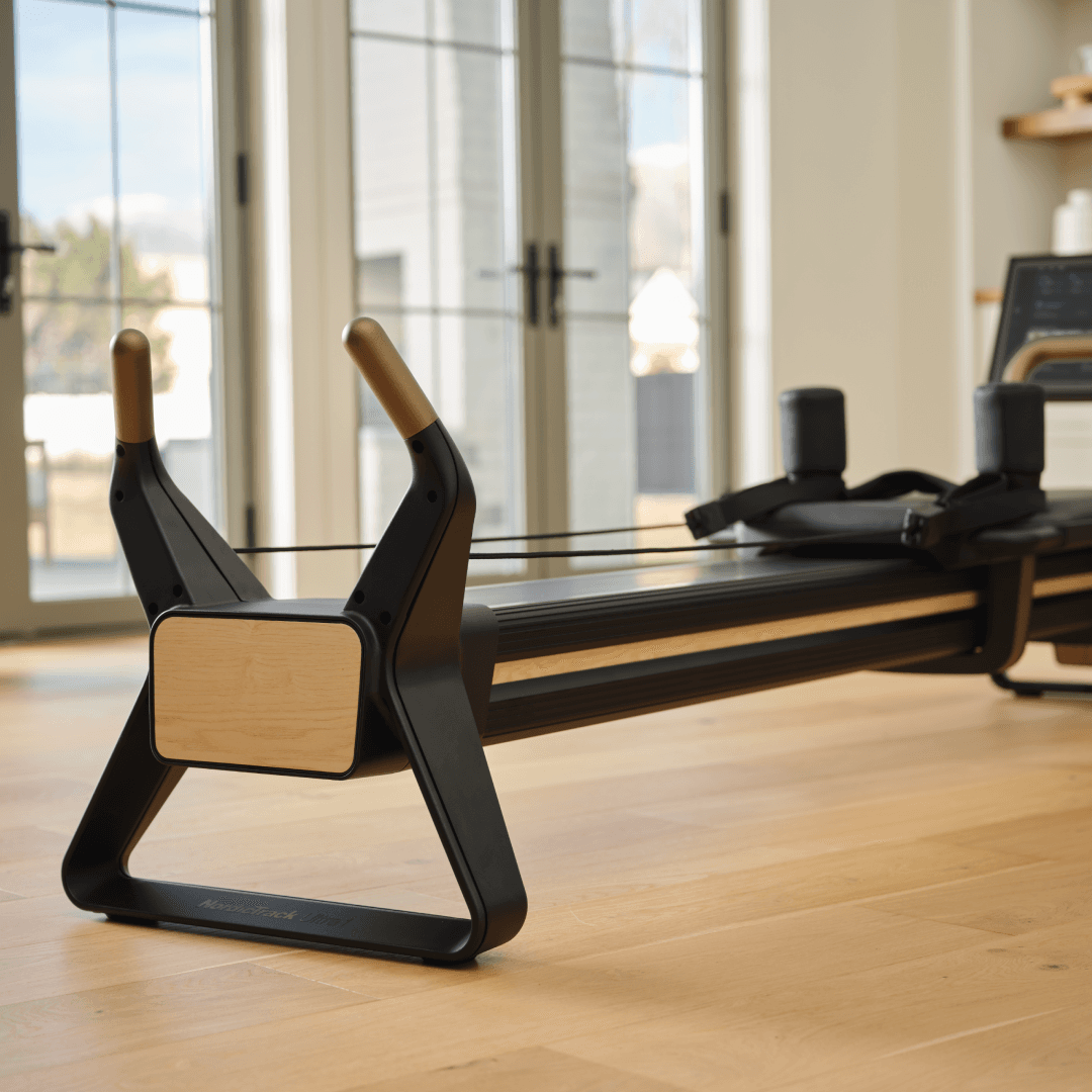 Ergonomic carriage handles & rear poggles